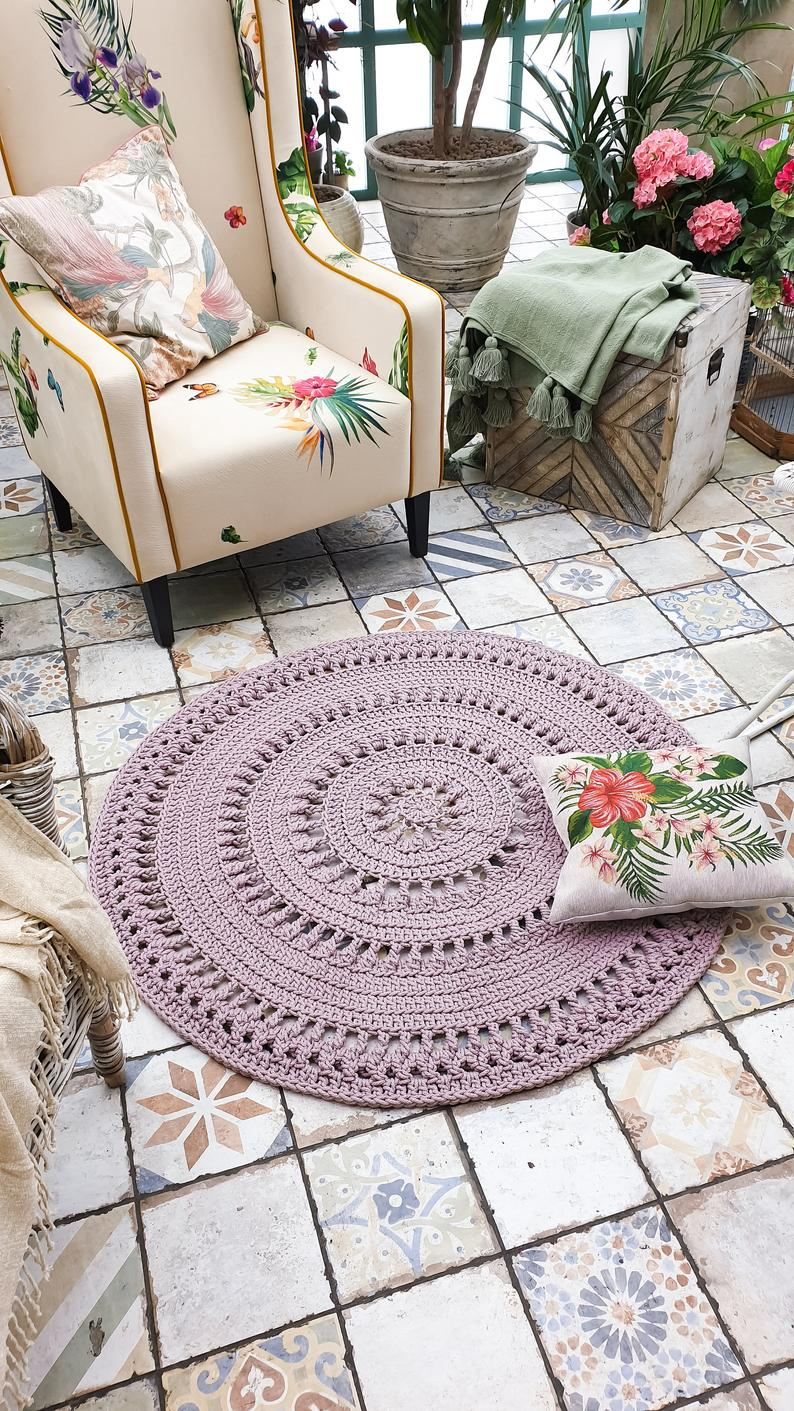 You are currently viewing Bedroom Decoration with Round Area Rugs