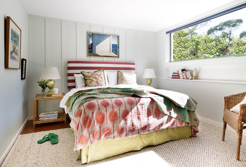 02 Green and Red Bedroom Ideas for a Festive Feel