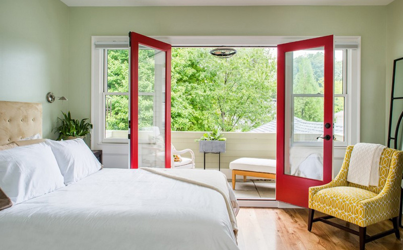 10 Green and Red Bedroom Ideas for a Festive Feel