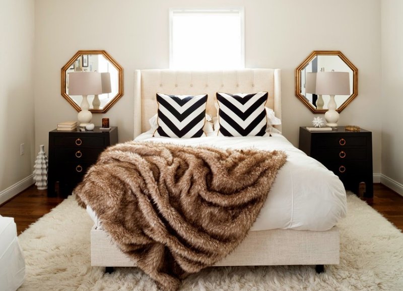 12 Mirrors Above Night Stands in the Bedroom