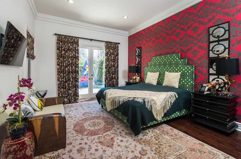 19 Green and Red Bedroom Ideas for a Festive Feel