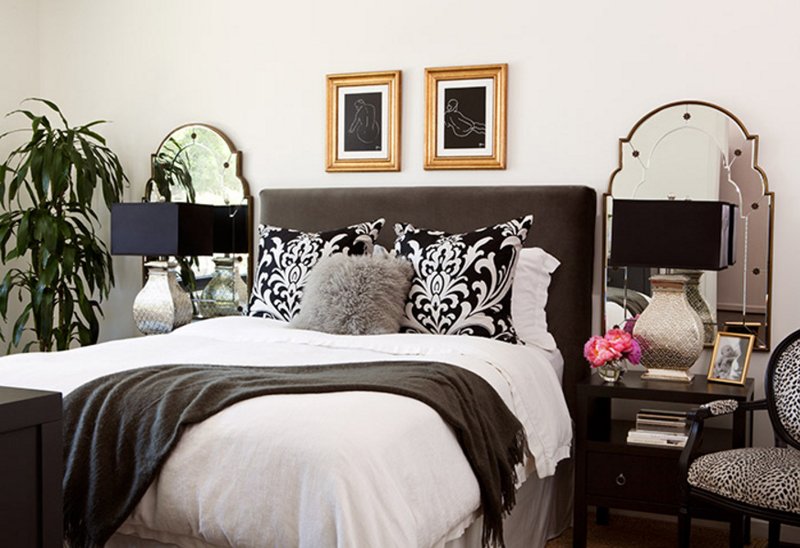 19 Mirrors Above Night Stands in the Bedroom