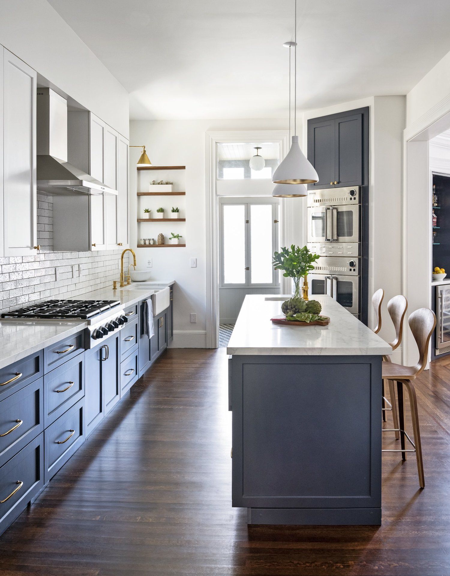 You are currently viewing Gray and White Kitchen Designs for Your Home