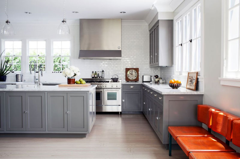 04 Gray and White Kitchen Designs for Your Home