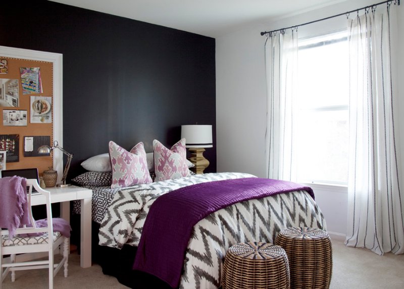 06 Bedrooms with Black Accent Wall Ideas