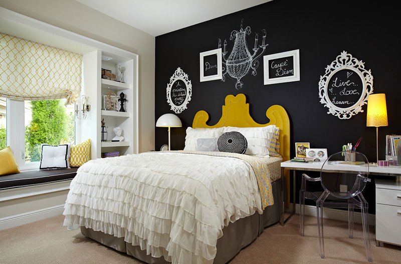 07 Bedrooms with Black Accent Wall Ideas